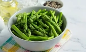 Vì sao người tiểu đường nên bắt đầu bữa ăn bằng rau?